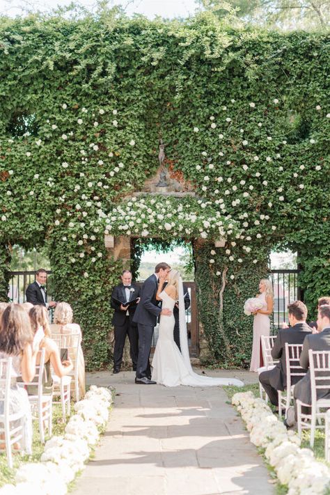 Classic Garden Wedding, Destination Wedding Reception, Ivy Wall, Destination Wedding Decor, Garden Wedding Venue, Classic Garden, Destination Wedding Locations, Reception Design, Restaurant Wedding