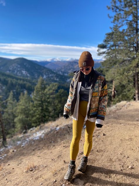 Rainy Hiking Outfit, Mountain Climbing Outfit, Colorado Hiking Outfit, Winter Hiking Outfit Women, Plus Size Hiking Outfit, Stylish Hiking Outfit, Blundstone Style, Colorado Fashion, Hiking Attire