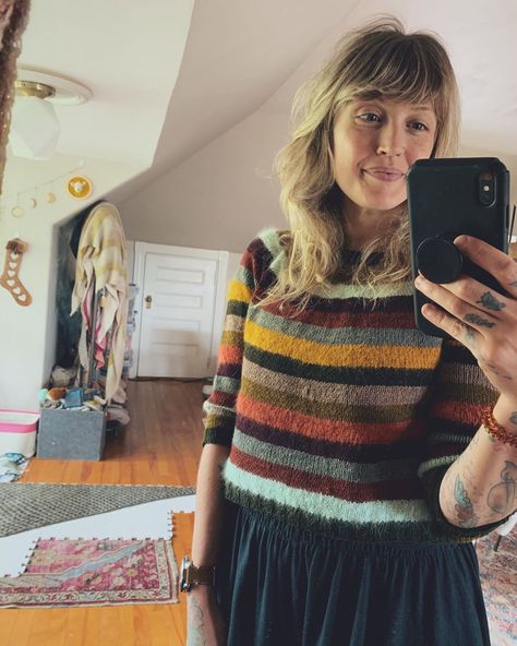 Andrea Mowry on Instagram: “It’s Friday and I’m playing with stripes! How’s your Friday going? Any new cast-ons for the weekend? 🧶: @thefarmersdaughterfibers Recollect…” Andrea Mowry Hair, Andrea Mowry, Diy Knitting, Hair Cut, The Weekend, Hair Cuts, Long Sleeve Dress, Stripes, It Cast