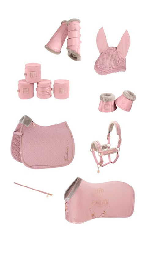 Pink Horse Accessories, Pink Equestrian Aesthetic, Pink Tack Set, Pink Horse Tack, Horse Riding Outfit Women, Preppy Horse, Riding Outfit Equestrian, Horsey Life, Horse Riding Aesthetic