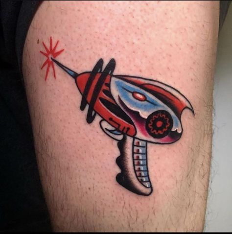 Pulp Art Tattoo, Chrome Traditional Tattoo, Raygun Tattoos, Traditional Robot Tattoo, Retro Space Tattoo, Space Flash Tattoo, Traditional Space Tattoo, Ufo Tattoo Design, Tattoo Space Filler Ideas