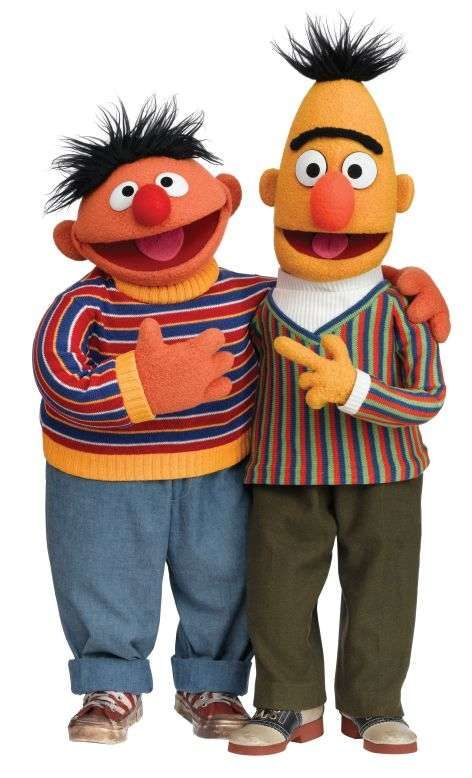 Bert And Ernie Costume, Beto Y Enrique, Ernie Und Bert, Bert And Ernie, Batman Green Lantern, Sesame Street Muppets, Bert & Ernie, Harry Potter Items, Sesame Street Characters