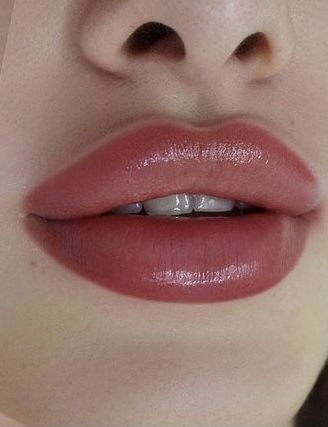 Russian Lips Filler, Desired Lips, Russian Lips, Thick Lips, Lips Inspiration, Botox Lips, Perfect Nose, Lip Blush, Laneige Lip