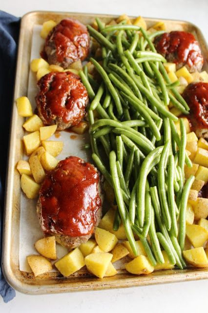 Sheet Pan Meatloaf And Green Beans, Fast Supper Ideas With Ground Beef, Sheet Pan Meatloaf Recipes, Ground Beef Potatoes Green Beans, Sheet Pan Mini Meatloaves, Sheet Pan Mini Meatloaf, Mini Meatloaf Sheet Pan Dinner, Pork Sheet Pan Dinner, Ground Beef Sheet Pan Dinners