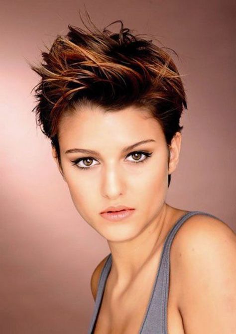 Hair Trim, Haircut And Color, Penteado Cabelo Curto, Short Pixie Haircuts, Brown Hair With Highlights, Short Hair Styles Easy, Short Hair Styles Pixie, Pixie Cuts, Brown Hair Colors