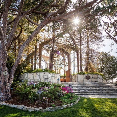 10 modernist architectural marvels on America's West Coast Garden Chapel, Wayfarers Chapel, Glass Chapel, Florida Living, Unique Wedding Favors, Chapel Wedding, Wedding Videographer, Lloyd Wright, The Ranch