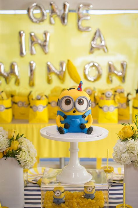 This One in a Minion Birthday Party Will Have Your Kiddo Going Bananas Minions Birthday Party Decorations, Minion Baby Shower, Minions Birthday Theme, Minion Baby, Minion Theme, Minion Birthday Party, A Minion, Minion Cake, Minion Birthday