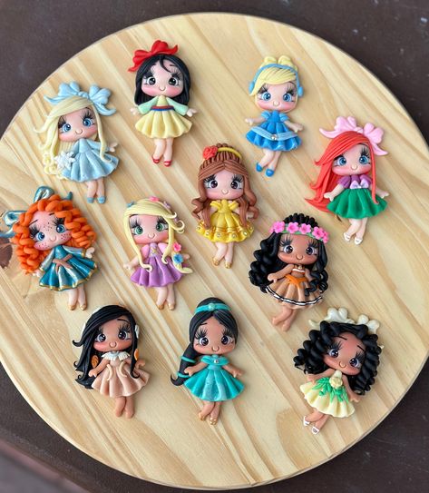 Polymer Clay Princess, Polymer Clay Disney Charms, Resin Kawaii, Bubble Cake, Polymer Clay Disney, Kawaii Princess, Fairy Tale Princess, Amazing Resin, Pastel Bows