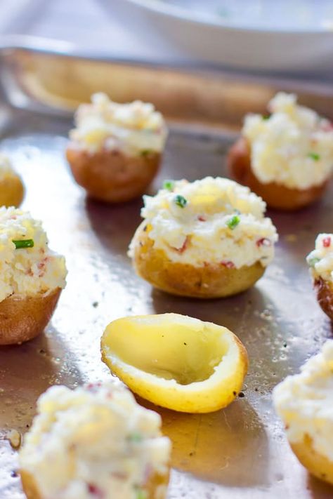 Twice Baked Potato Bites, Baked Potato Bites, Appetizer Thanksgiving, Double Baked Potatoes, Make Ahead Appetizer, Charcuterie Cones, Easter Charcuterie, Mint Syrup, Individual Appetizers