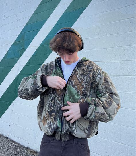 Camo Jacket Outfits, Camo Coat Outfit, Camo T Shirt Outfit, Camp Jacket Outfit, Hunting Jacket Outfit, Camo Hoodie Outfit Men, Camo Puffer Jacket Outfit, Real Tree Jacket Outfit, Realtree Aesthetic