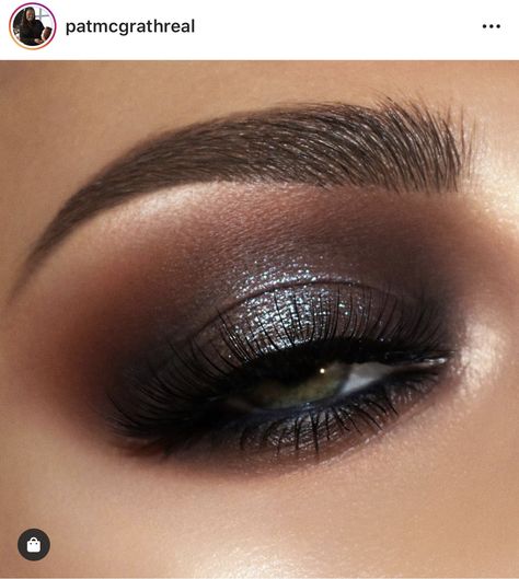 Smokey Homecoming Makeup, Shimmer Smokey Eye Makeup, Bold Smokey Eye Makeup, Sultry Smokey Eye, Expresso Makeup Look, Eyeshadow Looks Smokey Eye, Dark Eye Makeup Looks, Black Eye Shadow Looks, Smokey Eye Makeup Step By Step