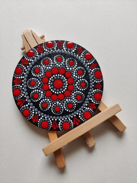 Mandala Ideas, Satisfying Art, Mandala Book, Mandala Dot Art, Ancient Drawings, Easy Mandala, Coaster Art, Mandala Art Therapy, Acrylic Colours