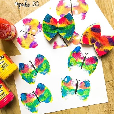 I absolutely love this idea! Butterfly sponge painting! 😊👏👏 Put a rubber band in the middle of a sponge to get a butterfly shape. 🦋🦋🦋🦋 Use… Summer Preschool Crafts, Sponge Painting, Keep Kids Busy, Spring Birds, Bird Crafts, Very Hungry Caterpillar, Hungry Caterpillar, Spring Art, Butterfly Shape