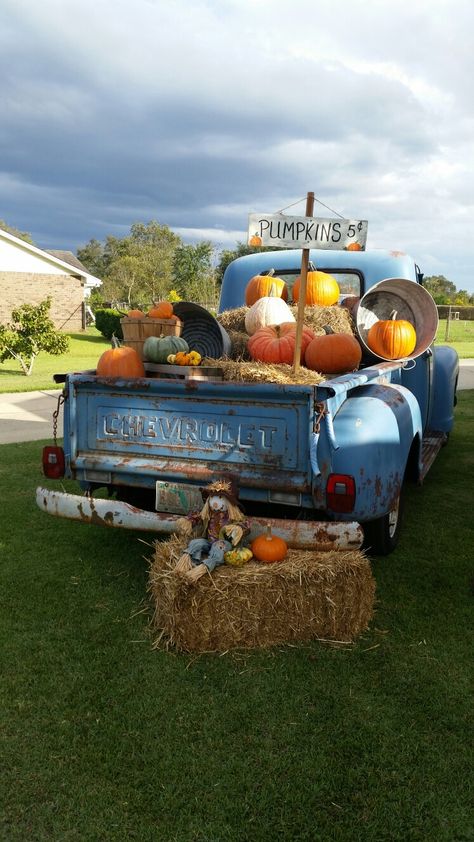 Fall decorating vintage truck Decorating An Old Truck For Fall, Vintage Truck Fall Decor, Fall Farm Truck Decor, Old Truck Fall Decorations, Blue Truck Fall Decor, Old Truck With Pumpkins, Fall Truck Decor Ideas, Car Fall Decor, Vintage Truck Fall Pictures