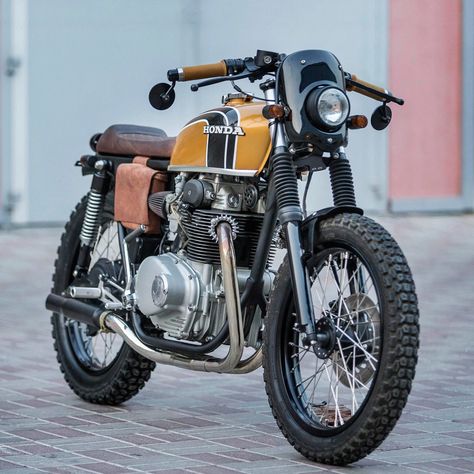 From Texas barn to the Persian Gulf: A CB350 from Dubai | Bike EXIF Cb350 Cafe Racer, Beautiful Motorcycles, Motorcycle Concept, Honda Cb350, Leather Tool Roll, Honda Africa Twin, Persian Gulf, Bike Exif, Cb 750