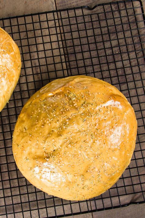 Bonefish Grill Bread Recipe, Macaroni Grill Rosemary Bread, Grilled Bread Recipes, Rosemary Bread Recipe, Macaroni Grill Recipes, Macaroni Grill, Cat Bread, Bonefish Grill, Rosemary Bread