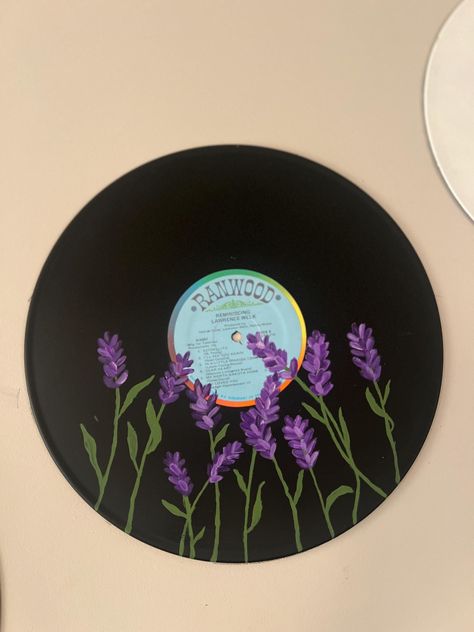 Made to order hand painted lavender vinyl record. No vinyl painting is exactly alike, each record is one of a kind! Vinyl Decoration Ideas, Vinyl Paintings Easy, Paint On Records, Painted Record Ideas, Vinyl Painting Ideas Easy, Painting Records Ideas, Painting On Vinyl Records, Painting On Records, Painting On Records Vinyls