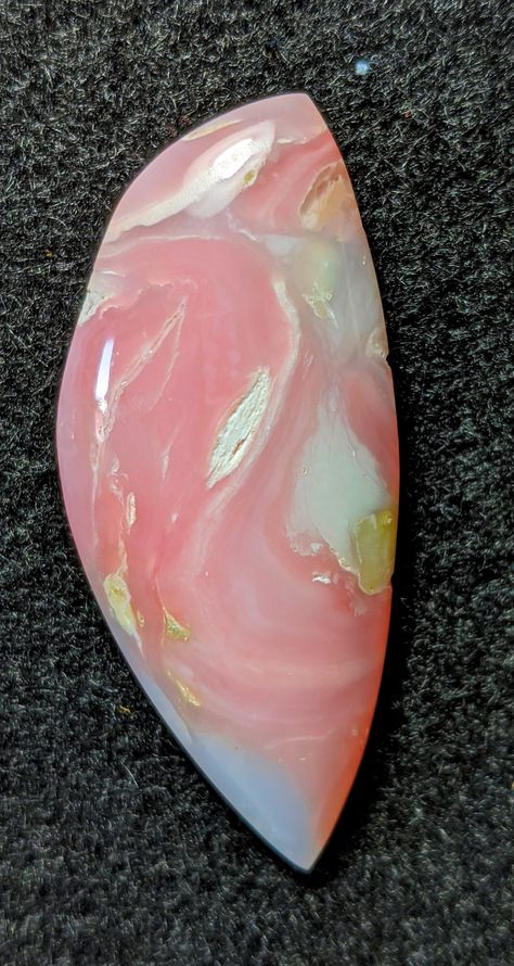 https://flic.kr/p/2jrxdmA | Peruvian Pink Opal Pink Opal Aesthetic, Opal Aesthetic, Dream Crystals, Pink Opal Crystal, Opal Mineral, Types Of Opals, Pretty Rocks, Peruvian Opal, Crystal Healing Stones