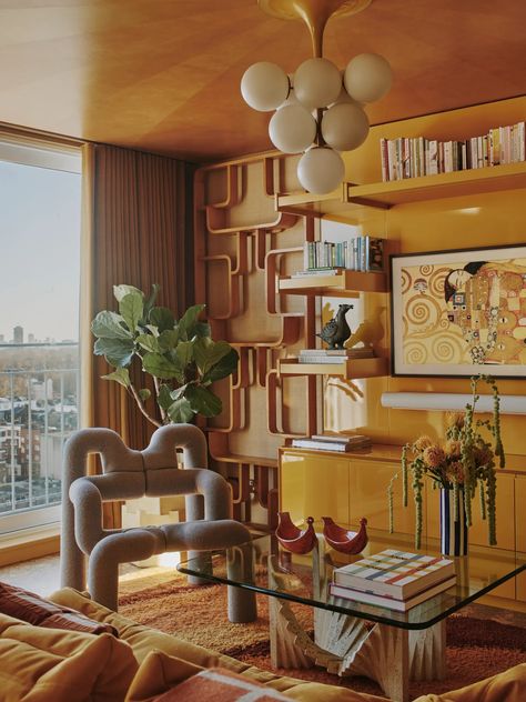 A 1960s flat in west London that's a paean to mid-century style | House & Garden 1960 Interior Design, Two Storey Apartment, 1960 Interior, London Flat Interior, 1960s Interior Design, 1960s Interior, Retro Palette, 70s Interior Design, 60s Home