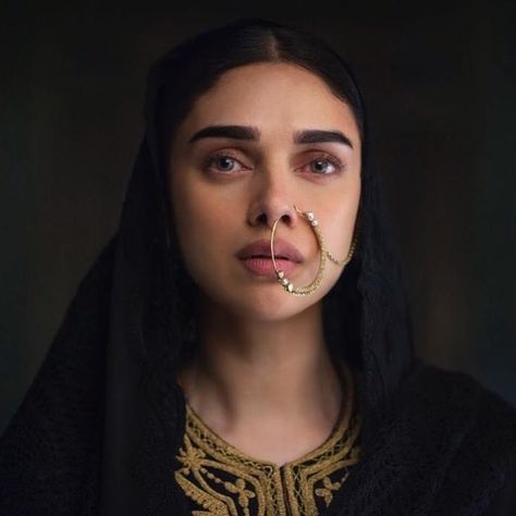 Aditi Rao Hydari on Instagram: “Last year this time... #Padmaavat... an experience and a dream come true that I’ll never be able to put into words... thank you #SanajaySir…” Aditi Rao Hydari, Aditi Rao, Genelia D'souza, Hindi Actress, Indian Star, Bollywood Outfits, Indian Photoshoot, Malayalam Actress, A Dream Come True