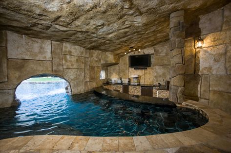 Dream Indoor Pool, Indoor Pools In Houses, Deck Decor Ideas, Pool Deck Decor, Grotto Pool, Pools Ideas, Kleiner Pool Design, Indoor Pool House, Indoor Swimming Pool Design