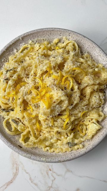 Carina Wolff on Instagram: "when life (@wonderfulseedlesslemons) gives you lemons (10 lbs to be exact), you make lemon pasta! 🍋 both @foodsofjane and @grilledcheesesocial made pasta al limone recently, so I jumped right on it. this a creamy, indulgent pasta that is simultaneously bright and citrusy. so simple to make yet you’ll feel like it’s summer on the Amalfi coast while you’re eating it. this is not necessarily the traditional way to make it or anything, just my spin! RECIPE (serves 2) ½ lb pasta (I used @thegiadzy manfredi lughi) 2 tbsp butter 1 shallot, chopped 4 cloves garlic, minced 1 cup heavy cream Zest and juice of 1 lemon ½ cup grated Parmesan, plus more to top Salt Pepper Bring a pot of salted water to a boil for you pasta. In a large skillet on medium heat, add butte Lemon Parmesan Pasta, Lemon Pasta, Pasta Sauce Recipes, The Amalfi Coast, Italian Pasta, Rice Dishes, Parmesan Cheese, Heavy Cream, Pasta Dishes