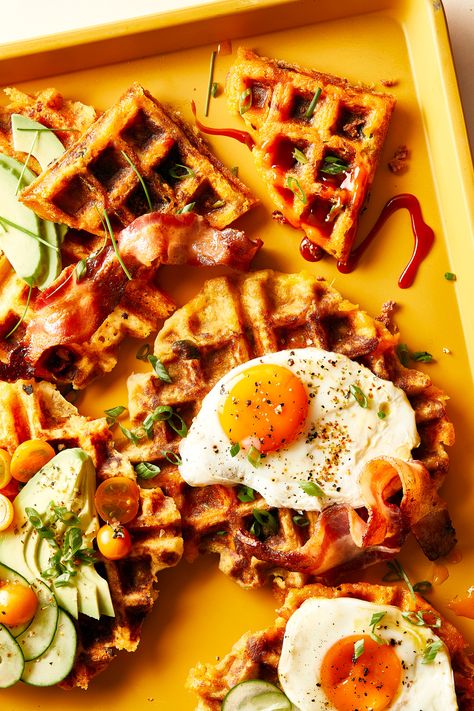 Leftover Cheesy Mashed Potato Waffles Mashed Potato Waffles, Boxed Mashed Potatoes, Potato Waffle Recipe, Savory Waffle Recipe, Crispy Waffles, Waffles Breakfast, Waffle Iron Recipes, Recipe Thanksgiving, Leftover Potatoes