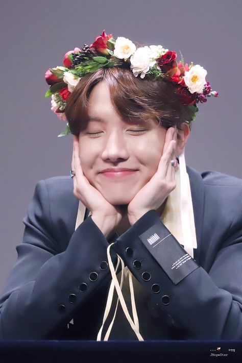 Jhope Flower, Cute J-hope, Hope Flower, Bts Fansign, Jhope Cute, Jhope Bts, Bts Jhope, Hoseok Bts, Bts Quotes