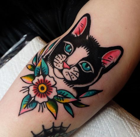 Hand Traditional Tattoo, Black Cat Tattoo, Cat Portrait Tattoos, Traditional Style Tattoo, Black Cat Tattoos, Cat Biting, Cat Tattoo Designs, Traditional Tattoo Art, Girly Tattoos