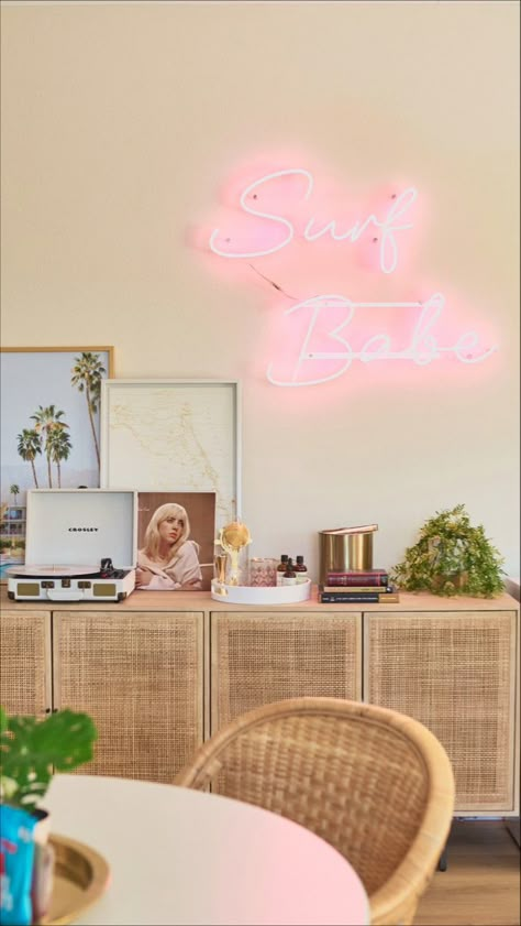 Surf Inspired Room, Beach Aesthetic House Decor, Vintage Surf Shop Aesthetic, Neon Beach Aesthetic, Florida Beach House Aesthetic, Surf House Aesthetic, Pink Beachy Room, Colorful Airbnb, Surf Living Room