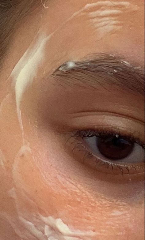 Face Mask Aesthetic, Have Inspiration, Winter Skin Care, Foto Ideas Instagram, روتين العناية بالبشرة, Acne Prone Skin, Beauty Shop, Clean Beauty, Beauty Secrets