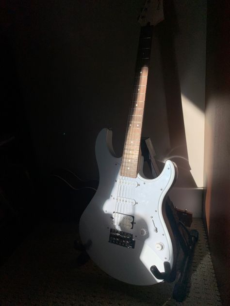 White Bass Guitar Aesthetic, Black And White Electric Guitar Aesthetic, Yamaha Pacifica, Yamaha Pacifica 012 White, Light Blue Electric Guitar, Ice Blue Electric Guitar, Electric Guitar, Guitar, White