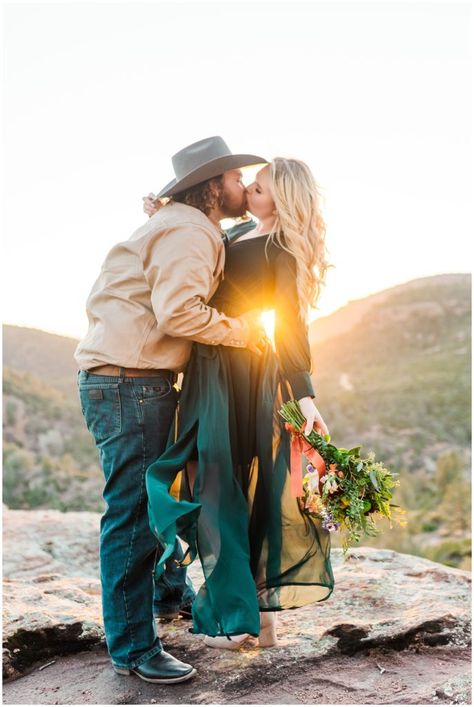 Teal Dress Family Pictures, Thanksgiving Couple Outfits, Baltic Born Dress, Colorful Fall Outfits, Fall Family Outfits, Christmas Pictures Outfits, Red Granite, Teal Outfits, Autumn Family Photography