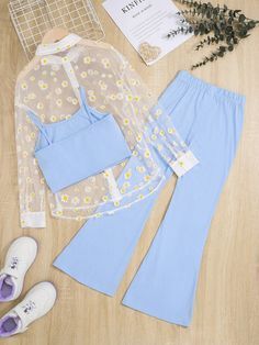 Cute Dress Outfits, Casual Preppy Outfits, Quick Outfits, Cute Preppy Outfits, Easy Trendy Outfits, Floral Print Shirt, Flare Leg Pants, Tween Outfits, Simple Trendy Outfits