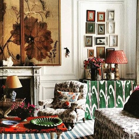 Home Decor Cabana Magazine, Room London, Paris Home, Home Theatre, Paris Apartments, A Living Room, Bright Colours, Elle Decor, Beautiful Interiors