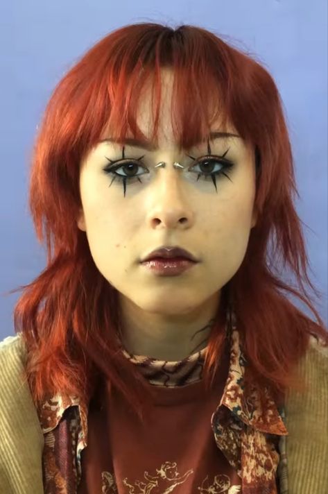 Renn Fest Makeup, Colorful Punk Makeup, Alternative Eyeliner Looks, Clown Makeup Without White Face, Funky Eye Makeup Ideas, Biting Finger Reaction Pic, Punk Face Paint, Punk Makeup Ideas, Cursed Makeup