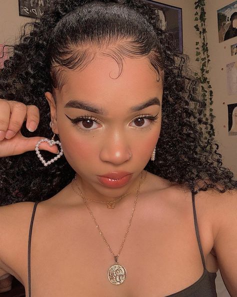 Cute Curly Hairstyles, Cute Box Braids Hairstyles, Crayon Box, Curly Girl Hairstyles, Hair Essentials, Hair Collection, Curly Girl, Aesthetic Hair, About Hair