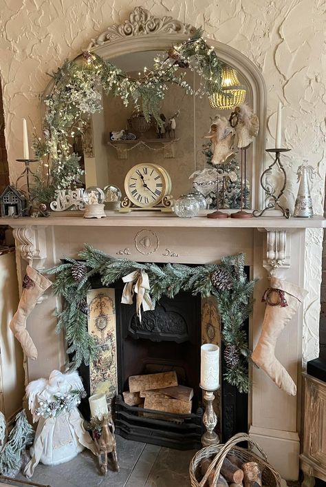 French Cottage Fireplace, Cottage Fireplace Mantel, Victorian Fireplace Mantels, French Country Christmas Decor, Neutral Cottage, Fireplace Decorations, Country Cottage Farmhouse, Cottage Fireplace, Mantle Ideas