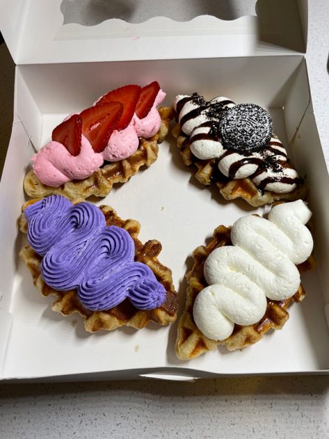 #seattle #croffle #cafe #food #recipe #dessert Croffle Recipe, Waffle Shop, Funnel Cake, Cake Business, Food Diary, Tea Shop, Coffee House, Showcase Design, Aesthetic Food