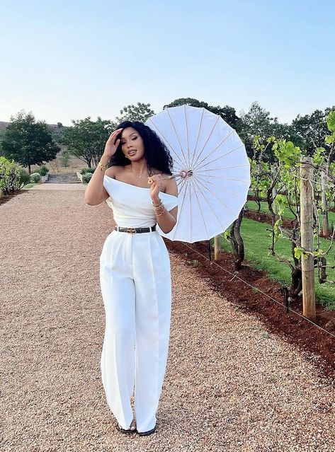 Nqobile Khwezi, Feminine Outfits Classy, Jumpsuit Outfit Ideas, Soft Feminine Outfits, Vintage Jumpsuit, Modest Dresses Casual, Online Selling, Effortlessly Chic Outfits, Jumpsuit Outfit