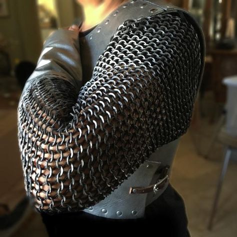 chainmail armor - Google Search Armor Aesthetic, Chainmail Armor, Can Tabs, Jaime Lannister, Chain Mail, Fantasy Inspiration, Punk Fashion, Leather Working, Natural Leather