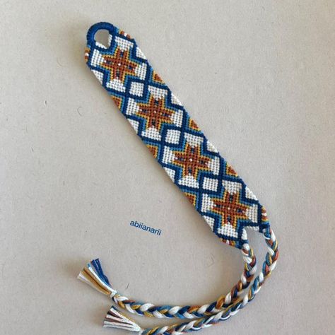 Normal pattern #59194 variation #134591 | BraceletBook Diamond Friendship Bracelet Pattern, Diamond Friendship Bracelet, Flower Snowflake, Bracelet Patterns Easy, Cross Quilt, Friendship Bracelet Patterns Easy, Chevron Arrows, Friendship Bracelet Patterns, Bracelet Patterns