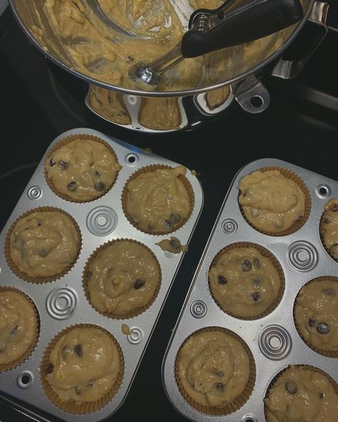 Banana Muffins Aesthetic, Muffins Aesthetic, Baking Fall, Baking Therapy, Baking Aesthetic, Opening A Bakery, Bakery Shop Design, Banana Bread Muffins, Bun In The Oven