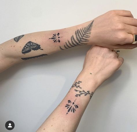 Charlie Tattoo, Harmony Tattoo, Aesthetic Tattoo Ideas, Zoo Station, Green Tattoos, Unique Tattoo Ideas, Nature Tattoo Sleeve, Floral Thigh Tattoos, 20 Aesthetic