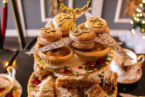 Harry Potter Bakery, Harry Potter Afternoon Tea Ideas, Harry Potter Themed Sandwiches, Harry Potter Afternoon Tea, Honeydukes Dessert Table, Harry Potter And The Sorcerers Stone Party Food, Harry Potter Tea Party, Harry Potter Dinner, Afternoon Tea Scones