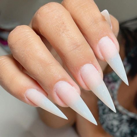 Nail Art Ballerina, Matte Gel Nails, Tips Acrylic Nails, Flake Nail, Matte Stiletto Nails, Stiletto Nail Designs, Stiletto Shaped Nails, Matte Acrylic Nails, Nails Clear