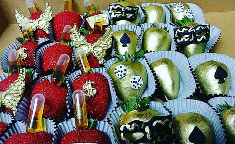 Casino Theme Strawberries, Great Gatsby Theme, Gatsby Theme, Moms Birthday, 22nd Birthday, Casino Night, Covered Strawberries, Casino Theme Parties, Casino Theme