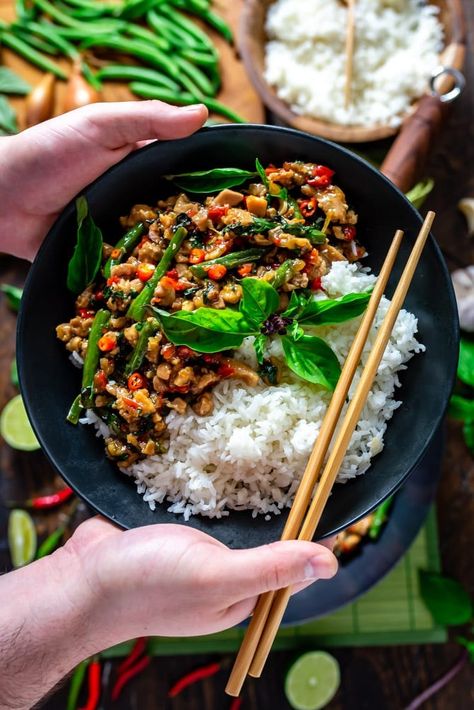 15 Minute Thai Basil Chicken - Host The Toast Chicken Tights, Thai Basil Chicken, Quick Dinners, Basil Chicken, Thai Basil, Jasmine Rice, Basil Leaves, Oyster Sauce, Top Recipes