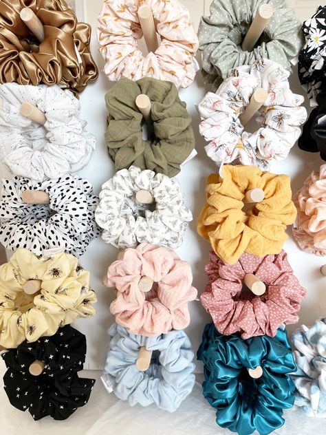 Girly Small Business Ideas, Handmade Clothing Business, Small Sewing Business Ideas, Sewing Small Business, Small Scrunchies Diy, Sewing Business Ideas, Scrunchie Market Stall, Scrunchies Small Business, Hand Sew Scrunchie