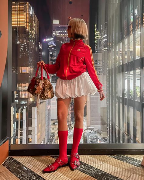 bubble skirts forever <3 #bubbleskirt #redoutfit #miniskirt #girlyoutfit Bubble Skirt Street Style, Puff Skirt Outfit, Bubble Skirt Outfit, Bubble Skirts, Lookbook Inspiration, Ren Fair, Balloon Skirt, Fashion Drawing Sketches, Spring 2025